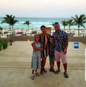 Meet your Posher, Adis